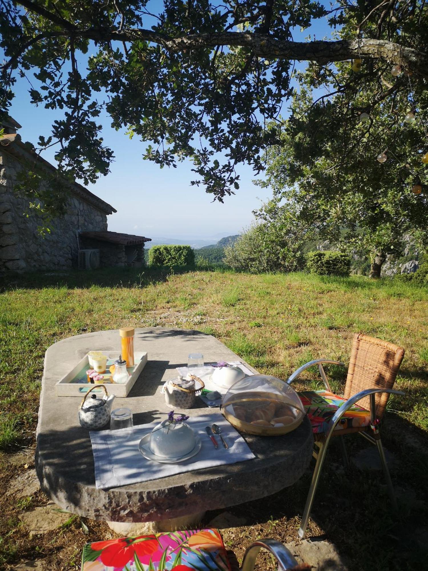 Bed and Breakfast Le Cabanon De Gourdon Bergerie Renove En Pierre Vue Mer Exteriér fotografie